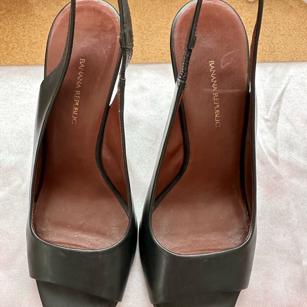Banaba Republic Leather Slingback pumps size 7